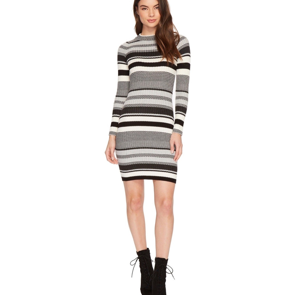 Romeo+Juliet Couture Long Sleeve RED Sweater Dress